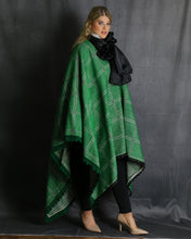 Load image into Gallery viewer, Smaragdi cape