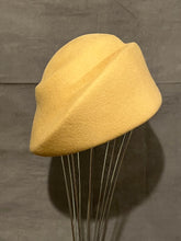 Load image into Gallery viewer, Max Alexander Ridge Hat - Camel