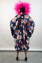 Load image into Gallery viewer, Still life with Flowers kimono
