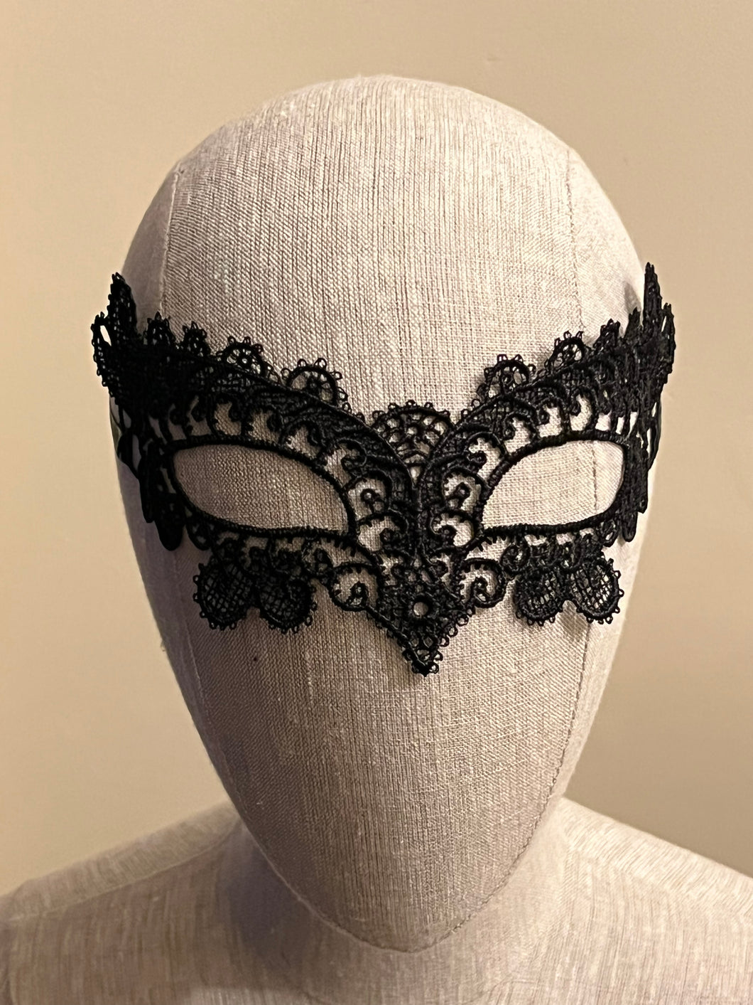 Mademoiselle Mask