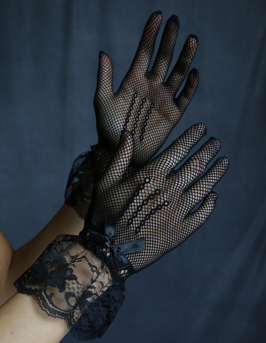 Bobinet fishnet/lace Gloves Black